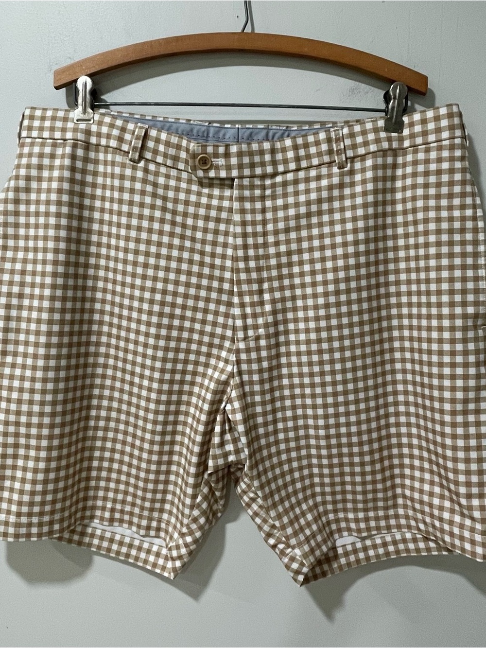 Peter Millar Moisture Wicking Flat Front Men’s Golf Shorts Khaki Check Gingham